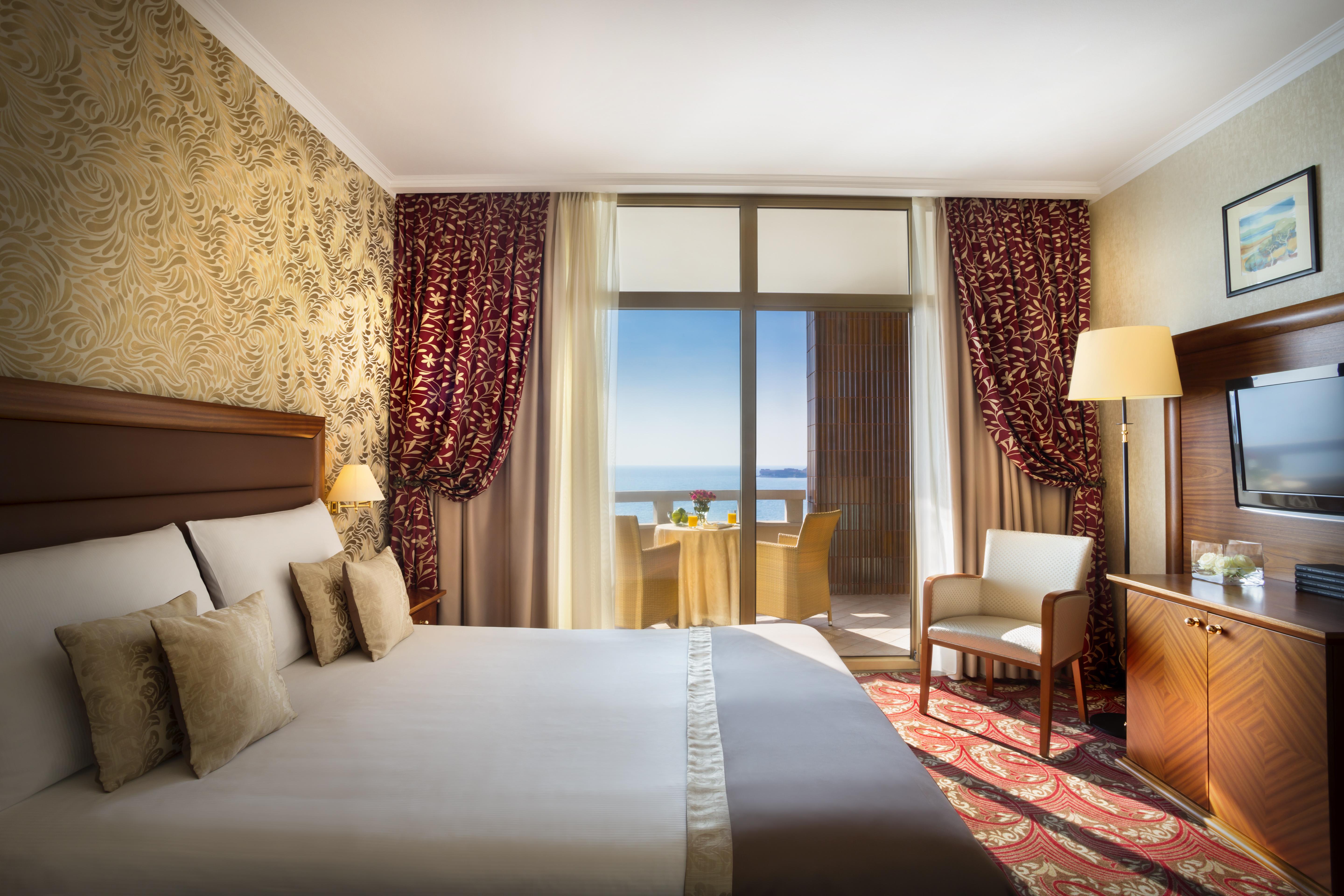 Remisens Hotel Metropol Portoroz Exterior photo A room at the hotel
