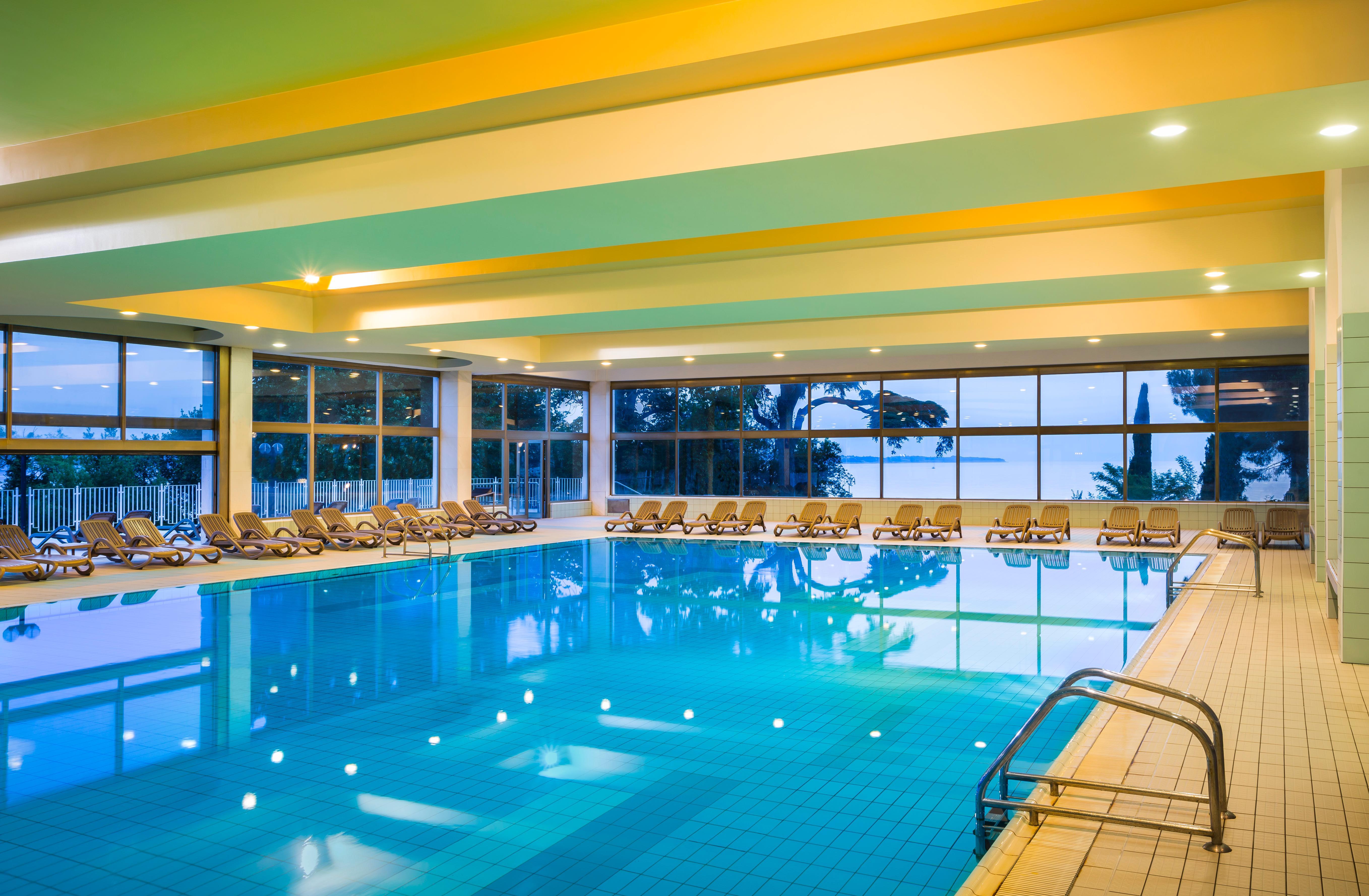 Remisens Hotel Metropol Portoroz Exterior photo Indoor pool