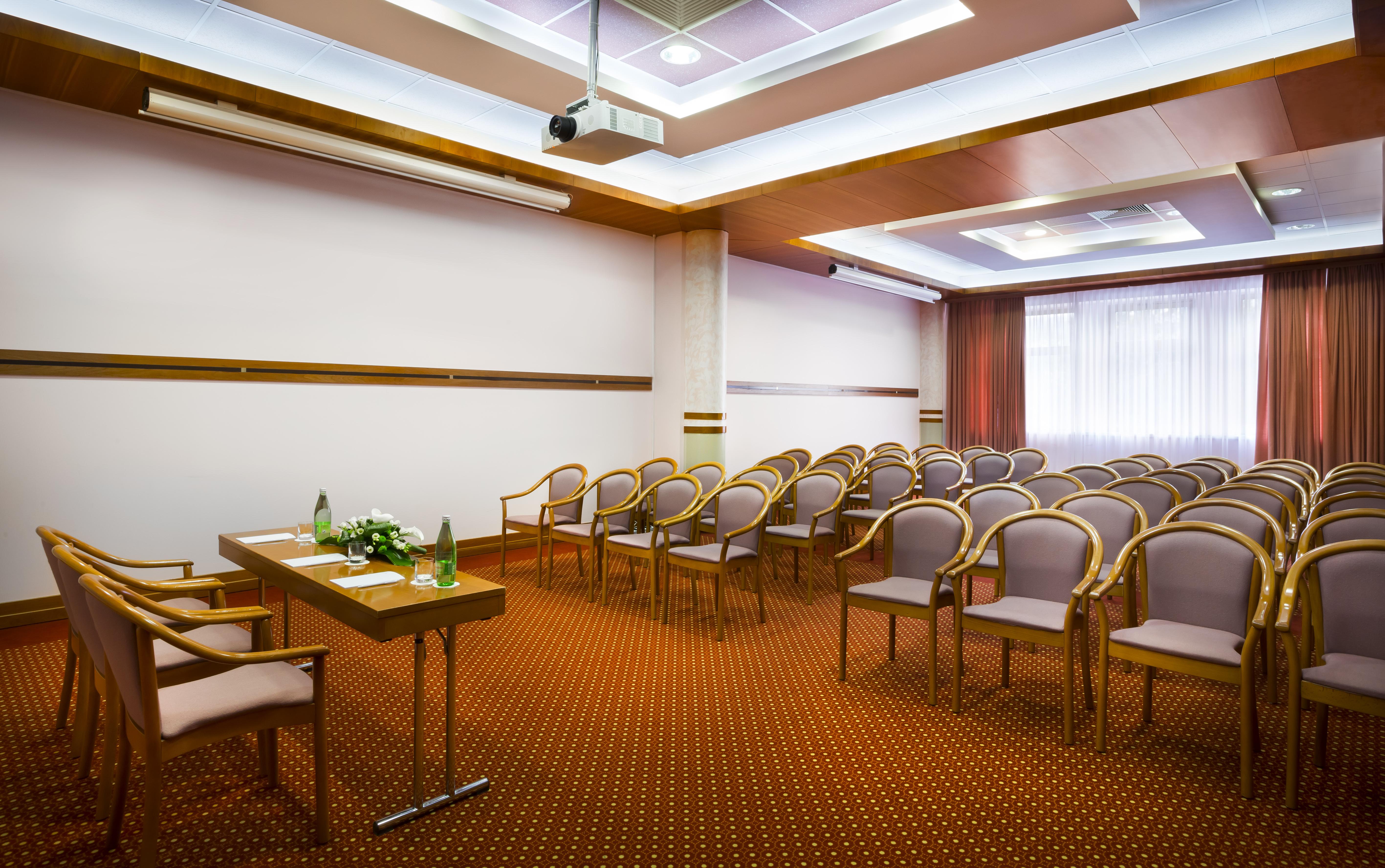 Remisens Hotel Metropol Portoroz Exterior photo Conference room